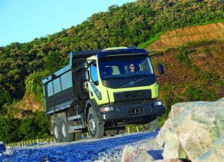 VM 32 t mira a retomada da construção civil