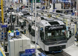Mercado de caminhões cai 30,63% até agosto