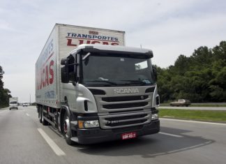 Scania planeja versão 8×2 do P 250