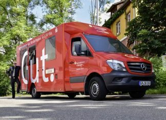 MB Sprinter recebe banco móvel para locais remotos