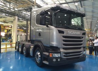 Scania tem o seu 8×2