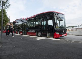 Scania testa carga elétrica via WiFi em ônibus