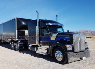 Kenworth lança o W990 para longas distâncias
