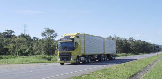 Volvo FH Bitrenzão