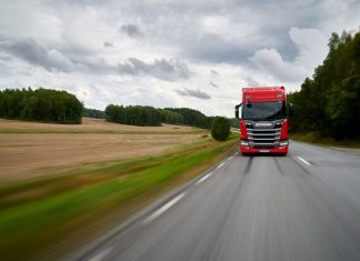 Scania vende 11 vezes mais caminhões no Brasil do que na Austrália Scania R 450