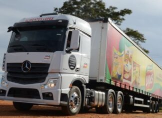 Novo Mercedes-Benz Actros chega a 1.000 unidades entregues Primeiro Actros entregue no Brasil