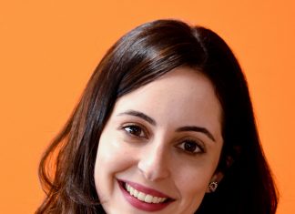 Mercedes-Benz: Camila Franco é a nova gerente de comunicação Jornalista Camila Franco, gerente de comunicação da Mercedes-Benz do Brasil