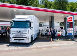 Na Suíça, o caminhão movido a hidrogênio entra para fase da realidade Hyundai Xcient Fuelcell na Suíça