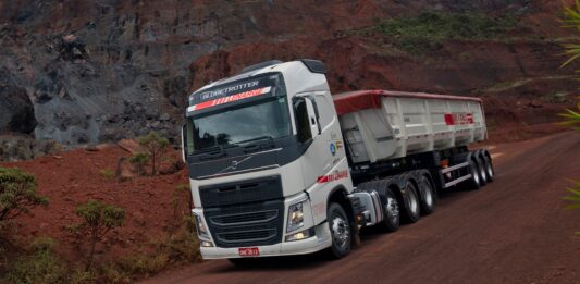 VolvoFH8x4Lenarge1