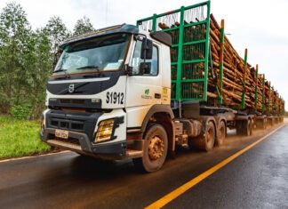 Volvo FMX é o único fabricado no Brasil com capacidade de 200 toneladas