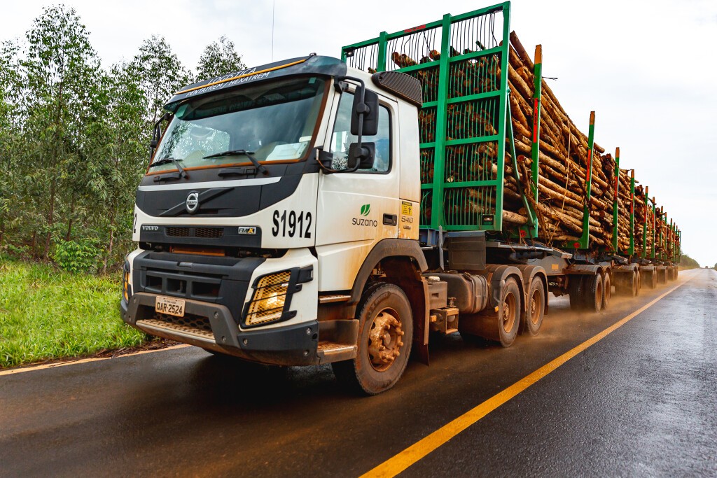 Há 10 anos o Volvo FMX elevava o padrão dos caminhões off-road