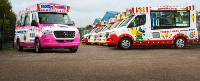 Der Eiswagen ist zurück: Aufbauspezialist Whitby Morrison ordert 55 weitere Mercedes-Benz SprinterThe ice cream van is back: specialist bodybuilder Whitby Morrison orders 55 more Mercedes-Benz Sprinter vans Sorveterias na Grã-Bretanha voltam a tradição de ir até ao cliente por causa da pandemia