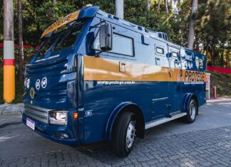 Primeiro carro-forte 100% elétrico é brasileiro e reciclado