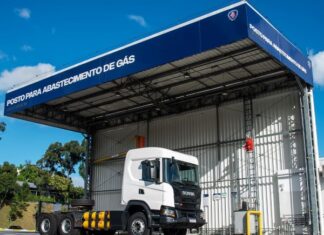 Scania consegue atrair a primeira distribuidora de gás para parceria Posto de abastecimento com GNV e biometano
