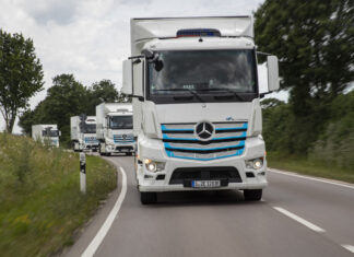 Mercedes-Benz lança o eActros, 100% elétrico, para produção em série