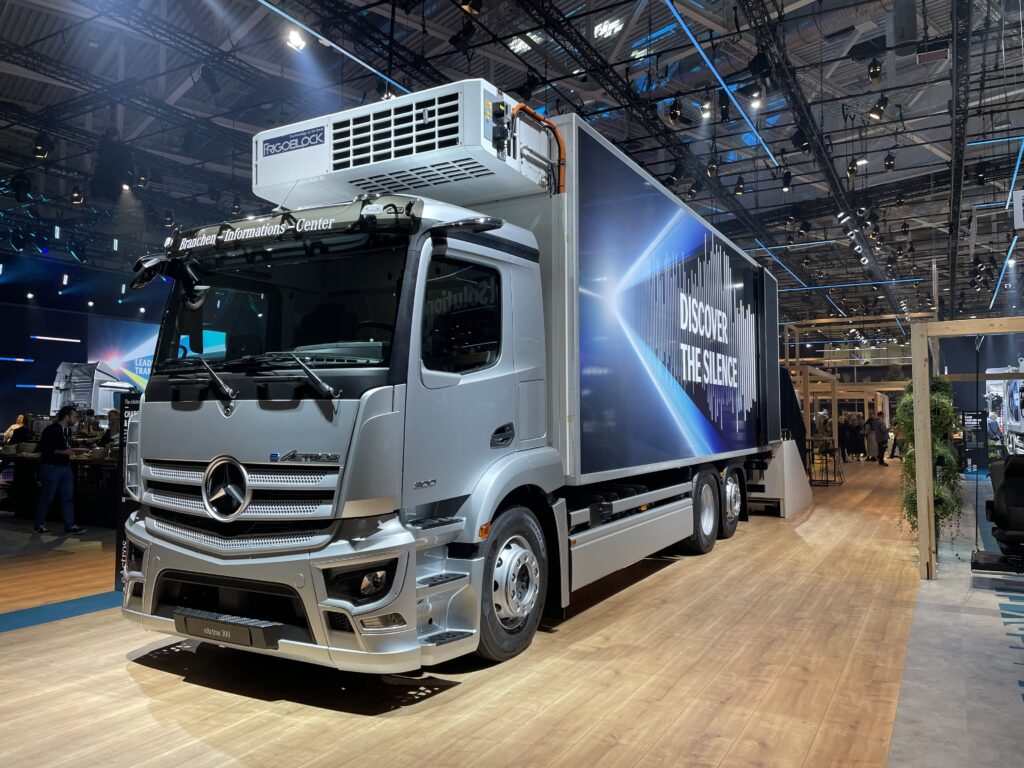 Actros 300