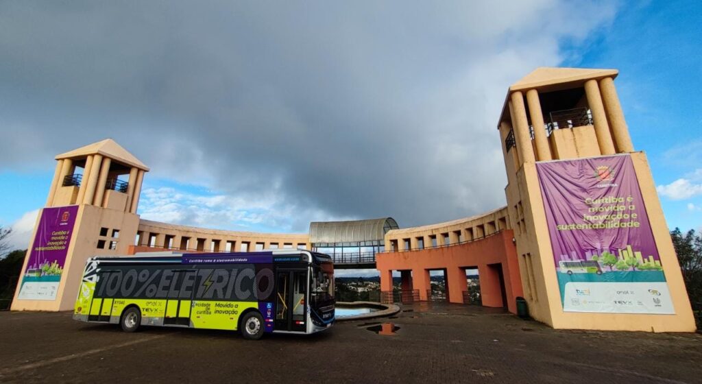 Belo Horizonte testa ônibus elétrico com geração solar a partir