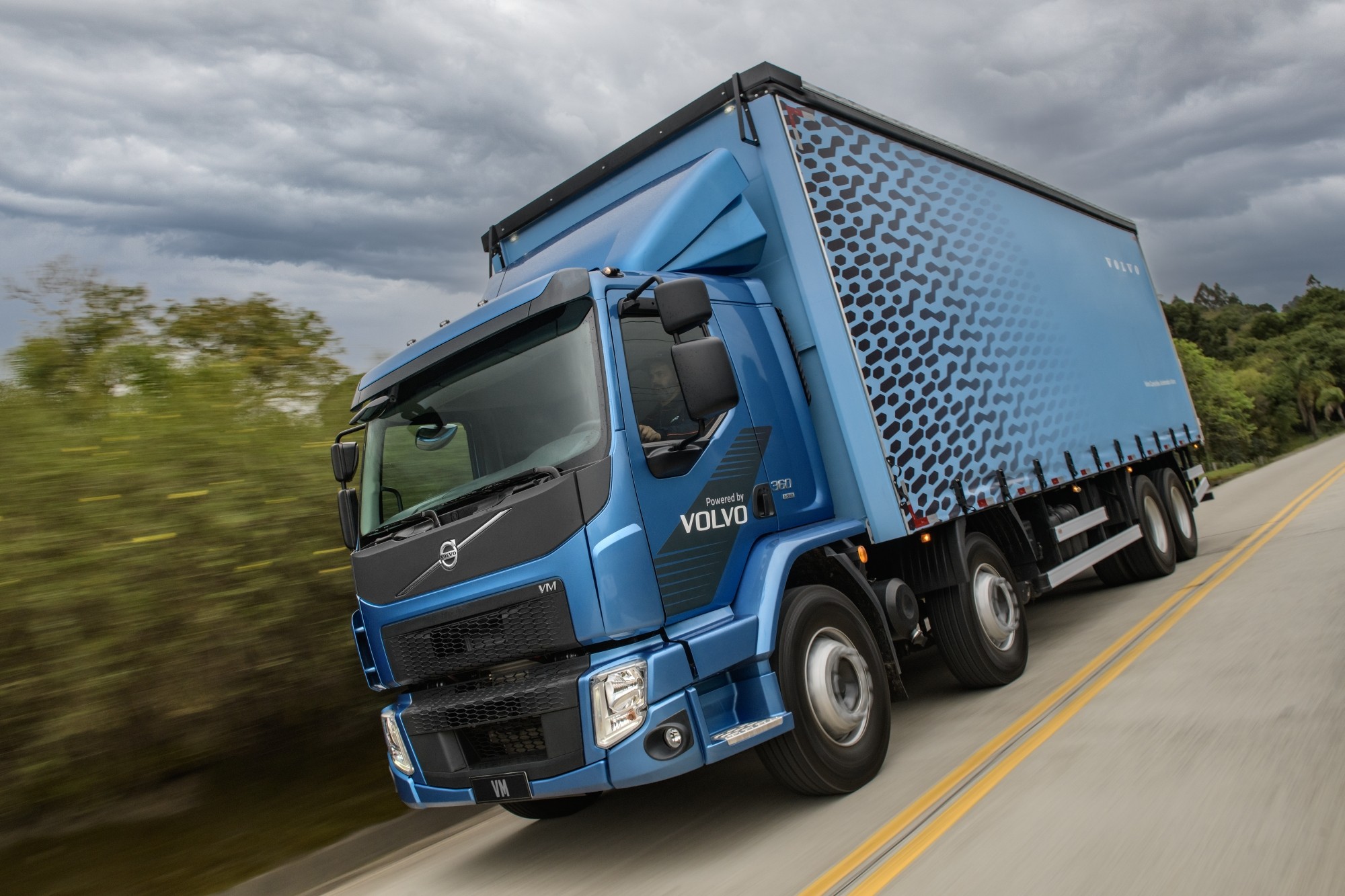 Volvo apresenta mais recente geração dos caminhões FH, FM e FMX