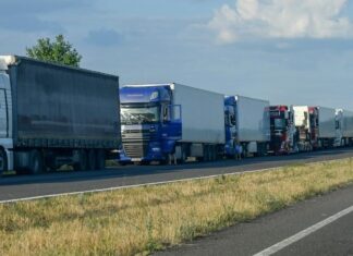 IRU pede prioridade para passagem de caminhões na fronteira com Ucrânia