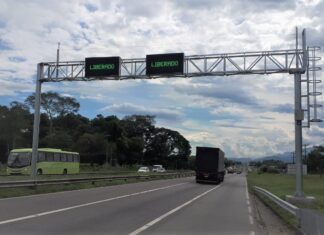 Pesagem de caminhões em movimento já funciona na Dutra Pesagem de caminhões em movimento já funciona na Rodovia Dutra