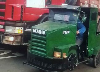 Fã constrói Scania 113H em chassi de motocicleta Fã constrói Scania em chassi de motocicleta