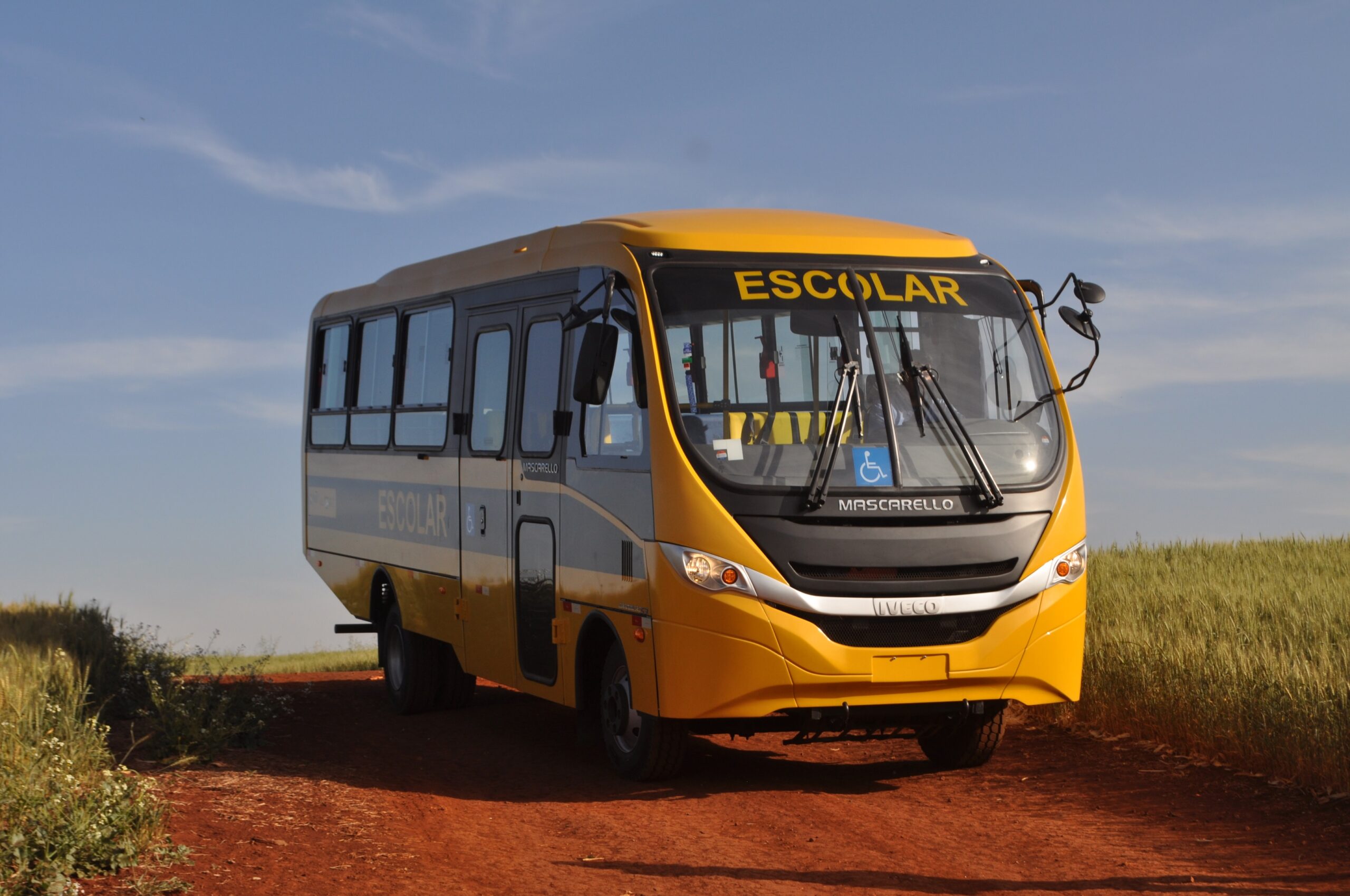Iveco vai entregar 7,1 mil ônibus ao Programa Caminho da Escola
