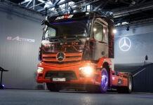A Mercedes-Benz Trucks quer eletrificar a logística na fábrica de Wörth
