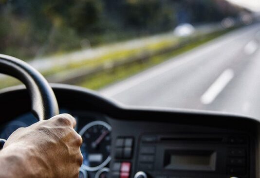 Cerca de 80% dos motoristas profissionais estão sem o exame toxicológico