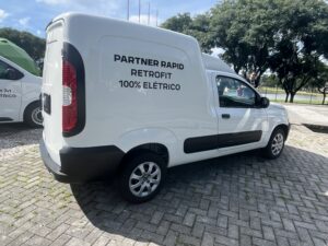 Peugeot Partner Rapid ganha versão elétrica por retrofit