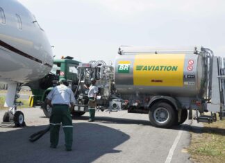 Vibra abastece com Diesel HVO caminhões em operação no aeroporto de Guarulhos