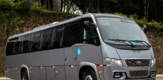 Volare volta a produzir a carroceria Limousine para atender o turismo