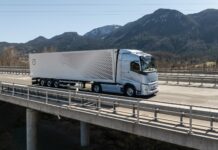 Volvo Trucks atualiza linha de caminhões pesados e reduz consumo de combustível