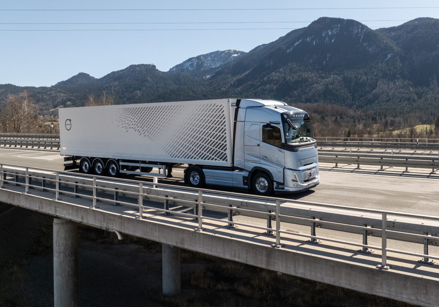 Volvo Trucks atualiza FH e FH Aero e reduz consumo de combustível