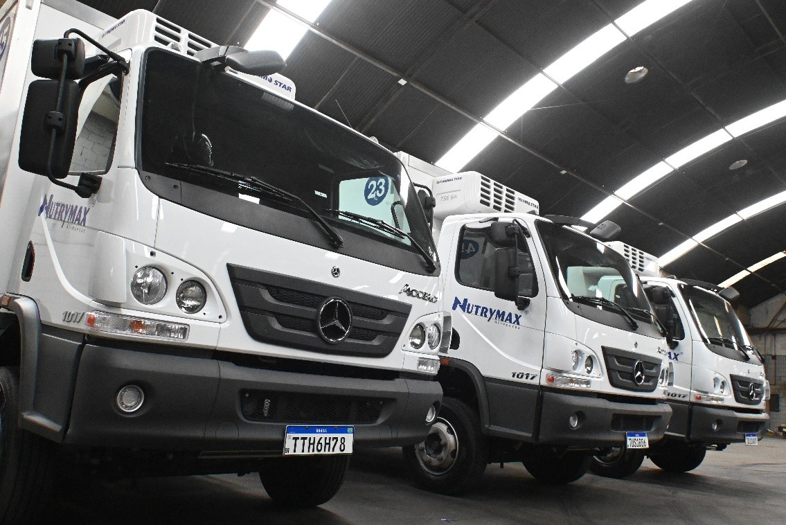 Nutrymax renova frota com 100 caminhões Mercedes-Benz