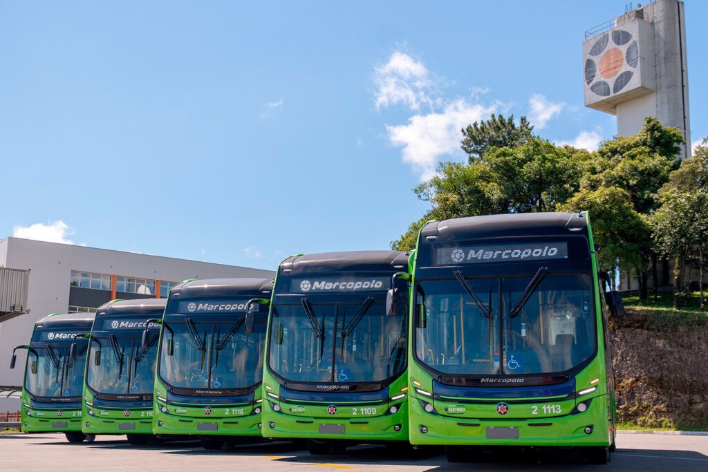 Marcopolo realiza maior entrega ônibus elétricos da sua história