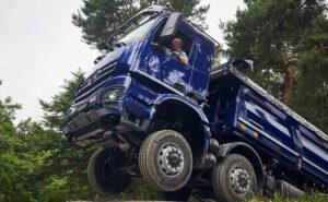 Mercedes-Benz Servotwin: Direção inteligente e menos manutenção para caminhões