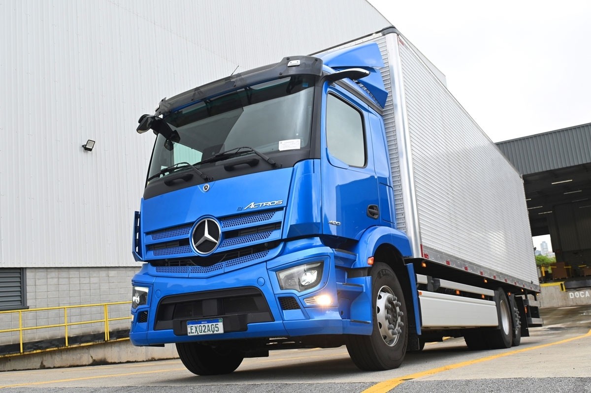 Mercedes-Benz eActros 400 roda mais de 400 km sem recarga