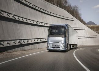 Volvo Trucks apresenta sistema para reduzir consumo e emissões da linha FH