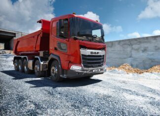 DAF amplia linha pesados com novo modelo 10×4 FAF