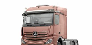 Actros 2553 vira a estrela do 4º eixo e assume protagonismo na Mercedes-Benz