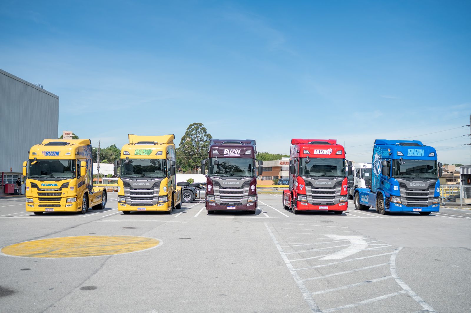 Buzin Transportes compra Scania personaliza e faz vitrine; assista