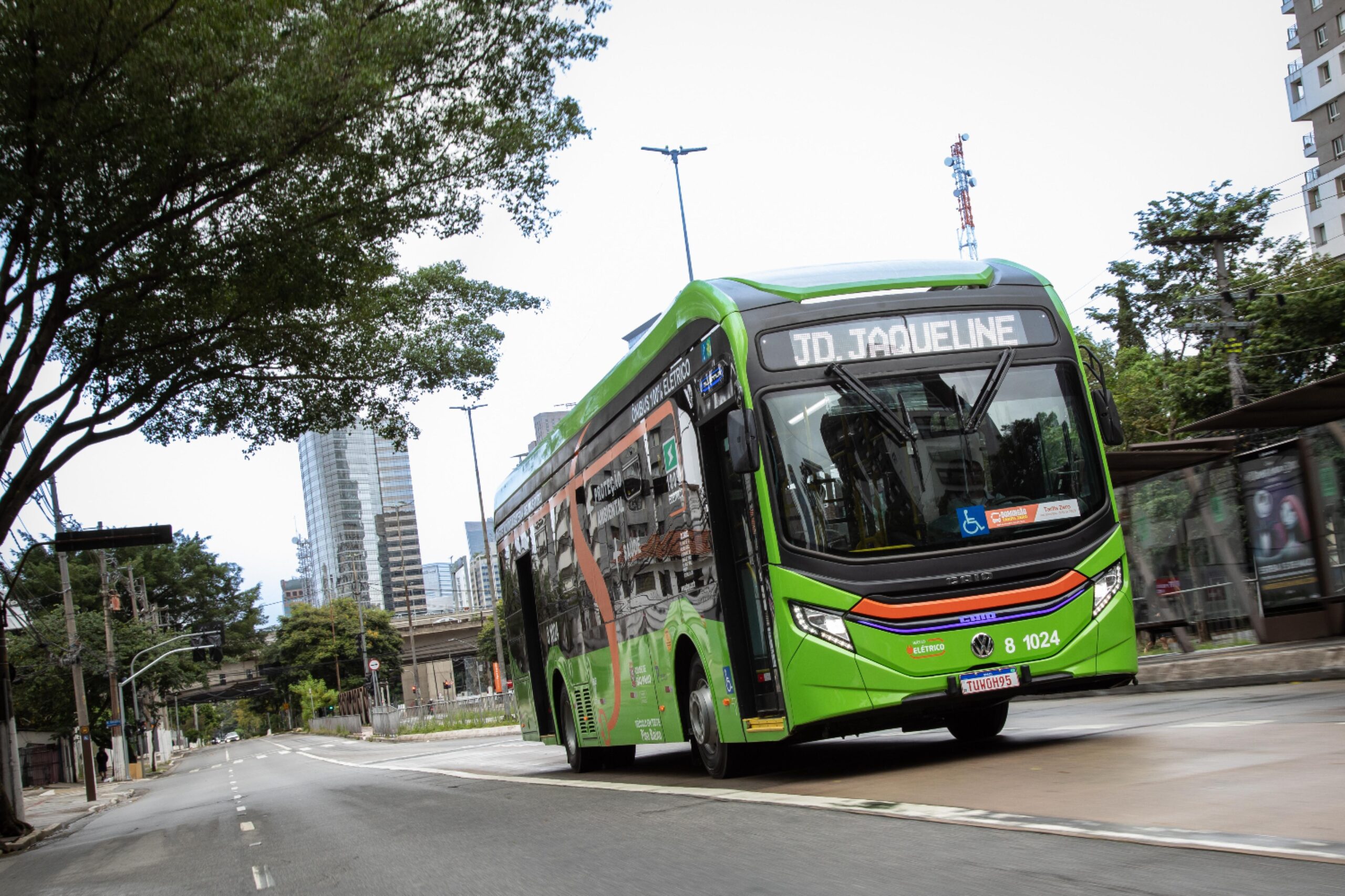 VWCO inicia entrega do e-Volksbus e bate recorde de produção