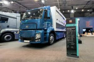 Ford lança seu primeiro caminhão elétrico pesado na Europa 