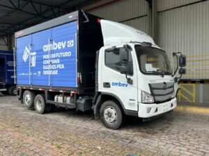 Foton fecha venda de 20 caminhões e amplia presença nas operações logísticas da Ambev