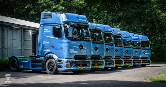 Mercedes-Benz projeta recuperação global mesmo retraindo 15%