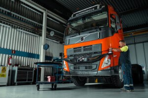 Volvo começa a produzir caminhão autônomo para mineração