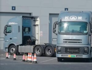 Scania testa caminhões chineses de 1.050 cv e avalia híbridos