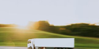 Gestão baseada em dados deve redefinir a logística do transporte de cargas em 2026