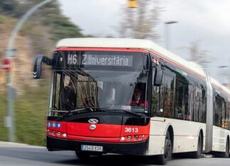 Barcelona usa IA e câmeras em ônibus para flagrar invasões de faixas exclusivas