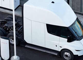 Carregamento recorde aproxima Tesla Semi do diesel; veja o vídeo Carregamento recorde aproxima Tesla Semi do diesel; veja o vídeo
